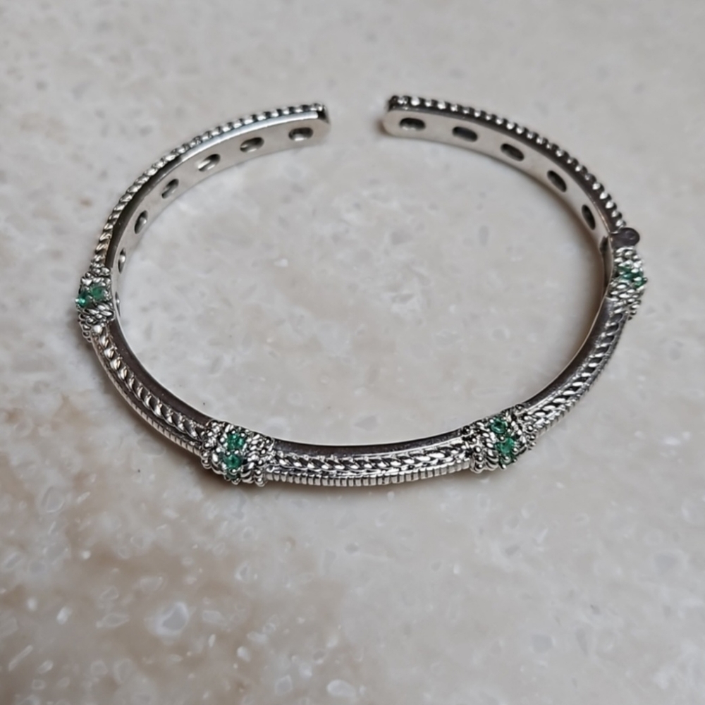 😍Judith Ripka 925 Silver & Emerald Hinged Bangle😍NWOT
